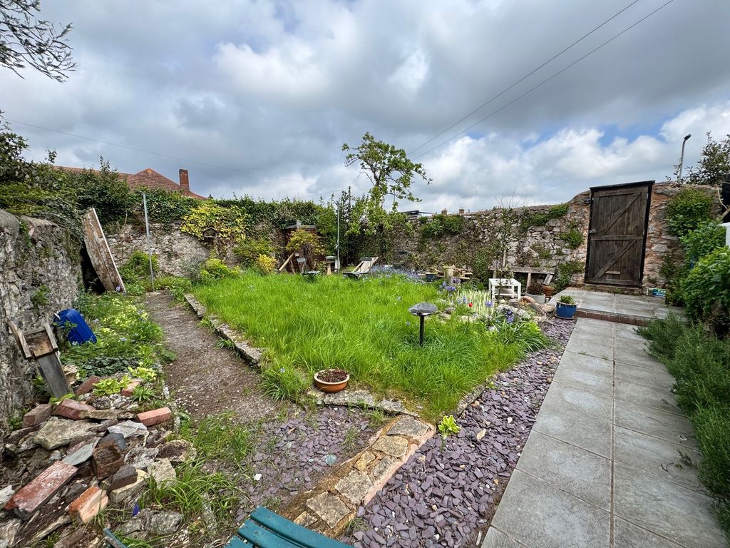 Property photo 2 of 10