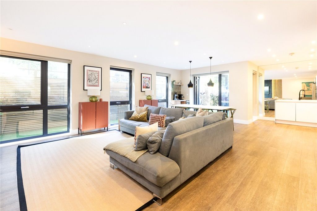 Property photo 1 of 10 Picture No. 05