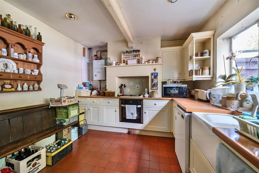 Property photo 3 of 18 7-681B292453Abe-1286739-Arw-7-1.Jpg