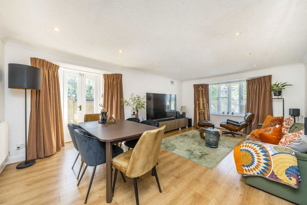Property photo 2 of 6