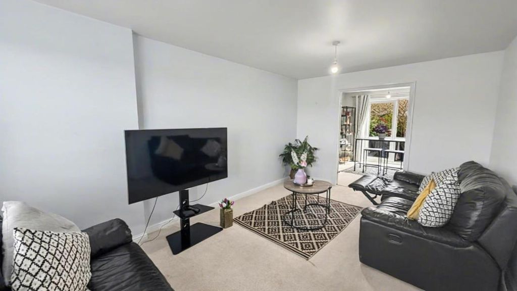 Property photo 2 of 22