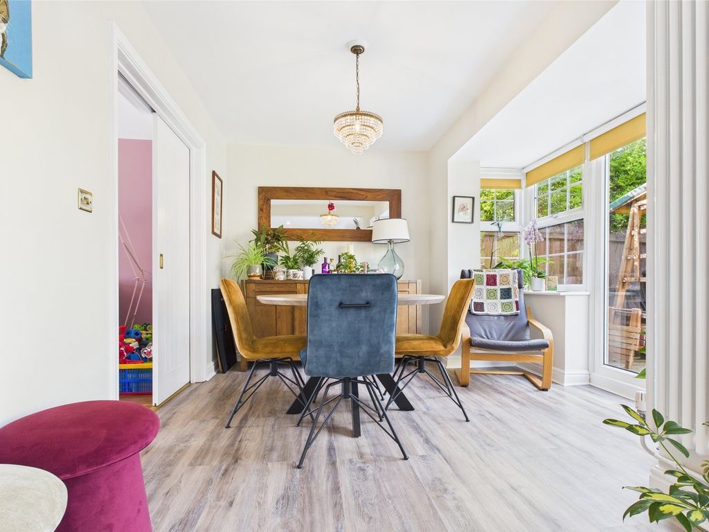 Property photo 3 of 23