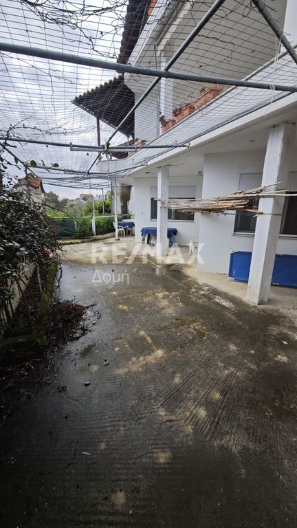Property photo 2 of 50