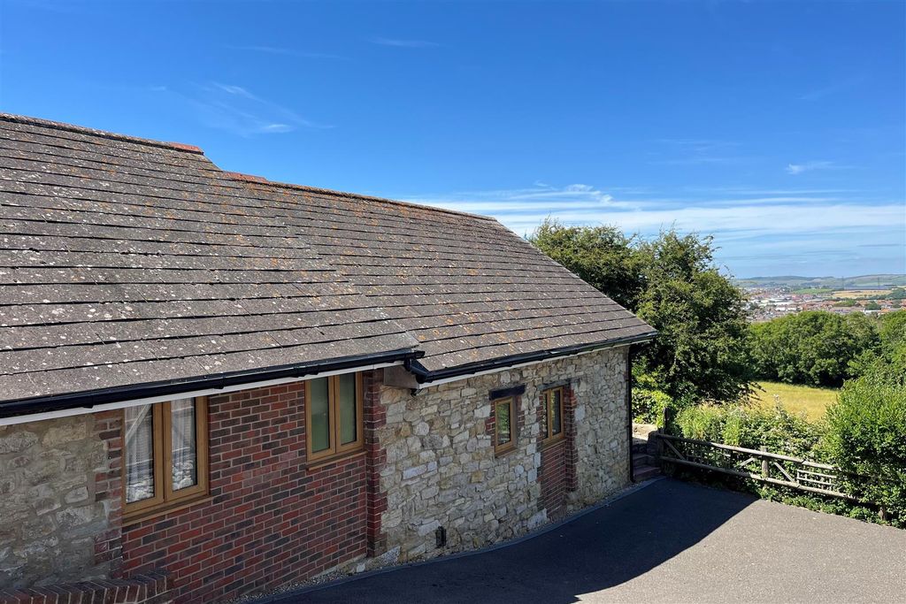 Property photo 1 of 11 2.Jpg