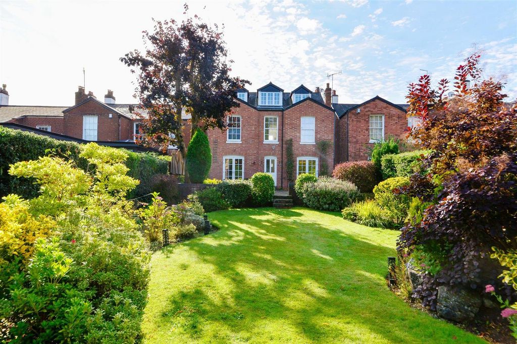 Property photo 2 of 37
