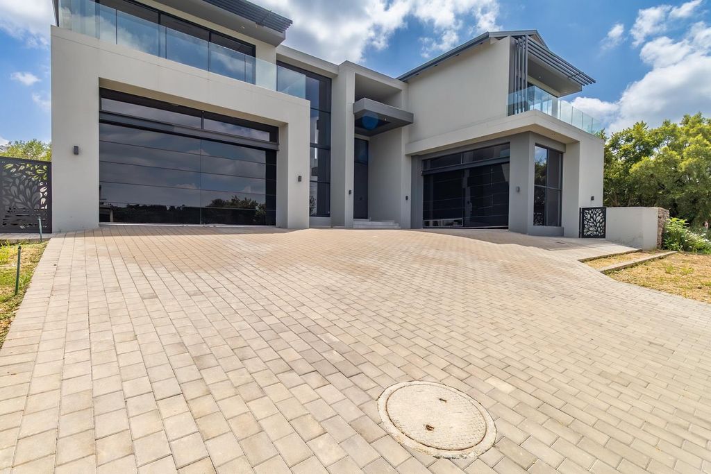 Property photo 2 of 54