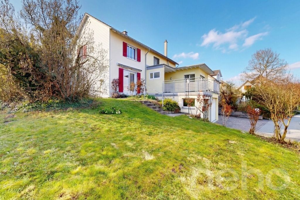 Property photo 1 of 12