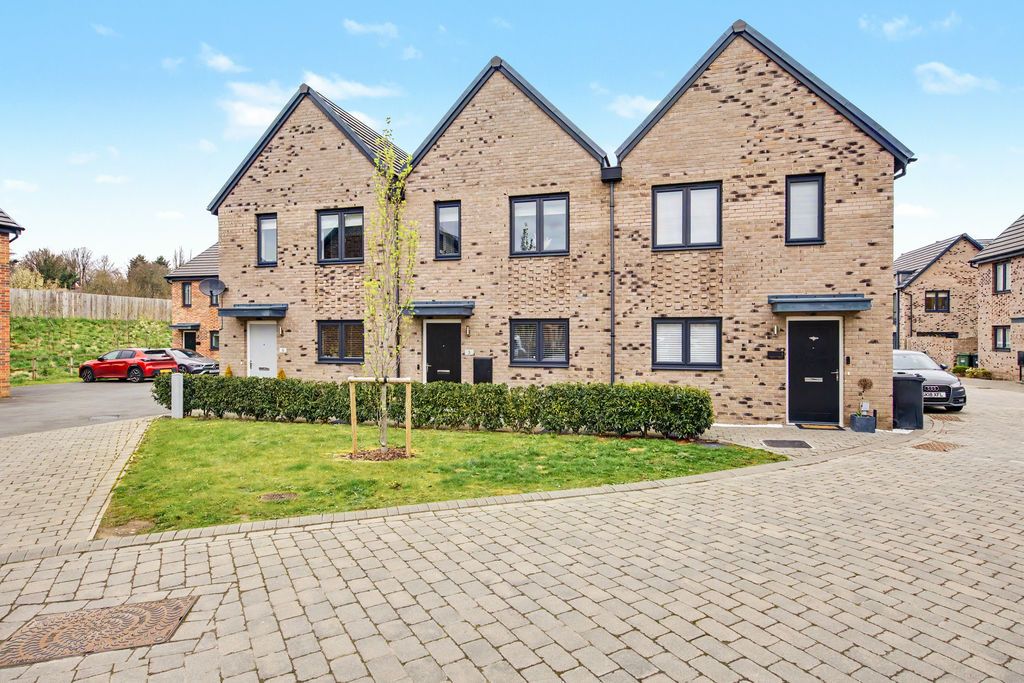 Property photo 1 of 25 Front