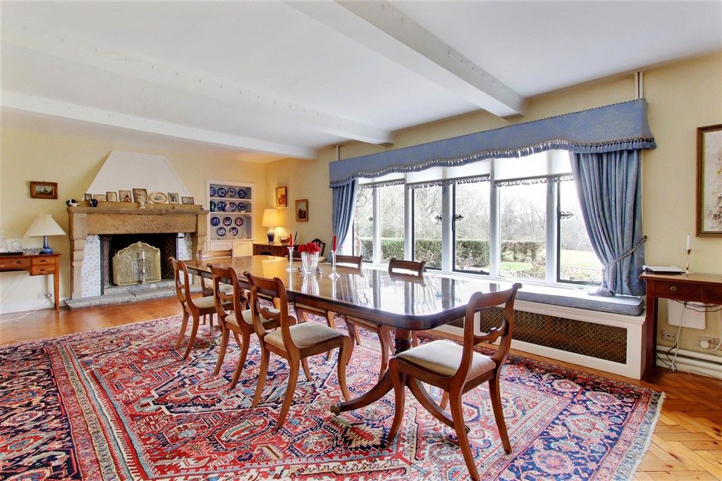 Property photo 3 of 18 Dining Room