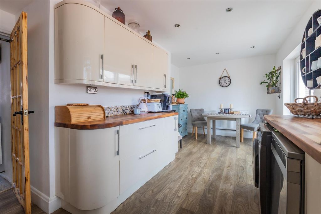 Property photo 3 of 16 124-15.Jpg