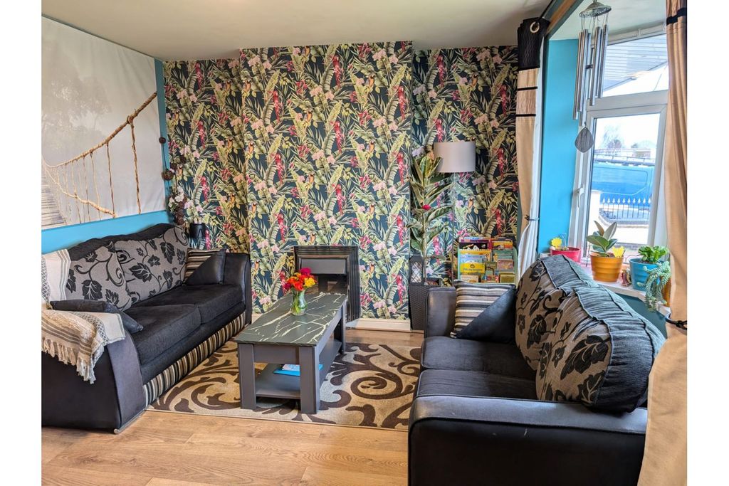 Property photo 3 of 15