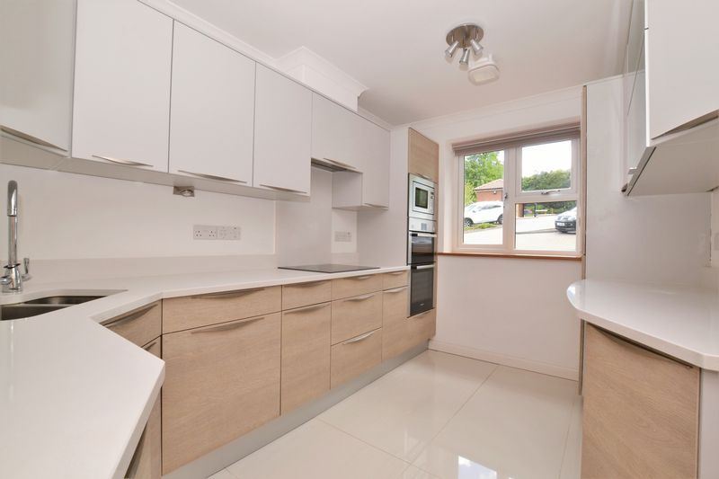 Property photo 2 of 7 Kitchen