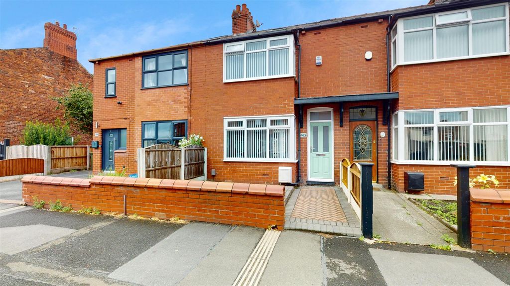Property photo 1 of 21 Dentons Green Lane For Sale