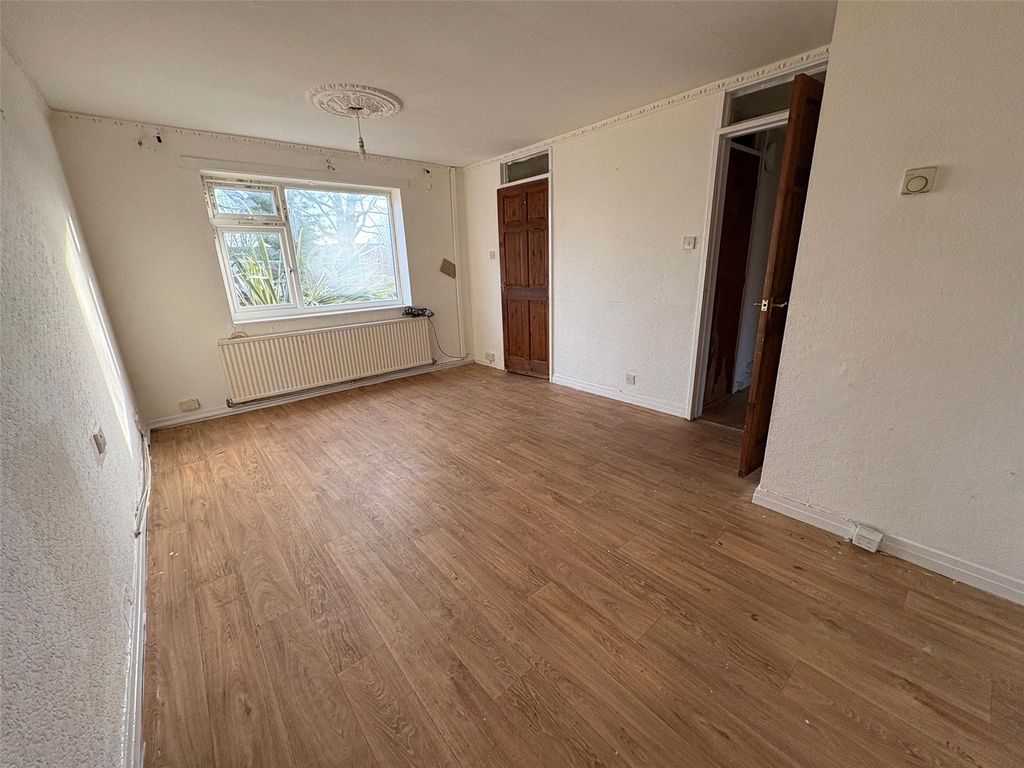 Property photo 2 of 12 Picture No. 24