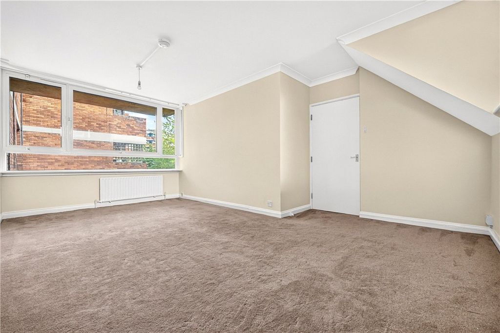 Property photo 2 of 16 Picture No. 15