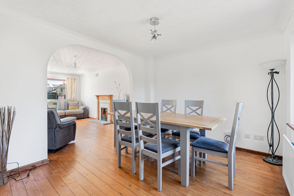 Property photo 3 of 18 Dining Room