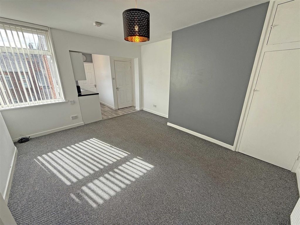 Property photo 2 of 9 Living Room.Jpg