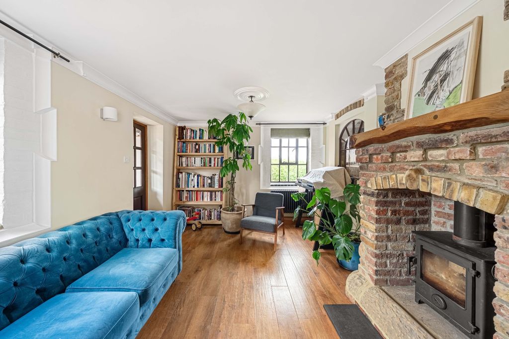 Property photo 3 of 41 3980773