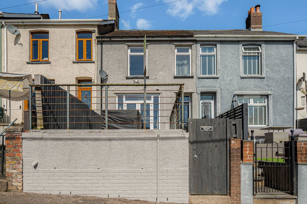 Property photo 3 of 24