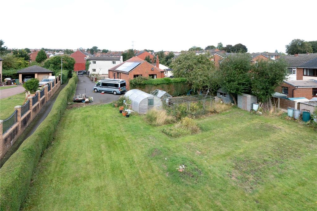 Property photo 2 of 22 Picture No. 24
