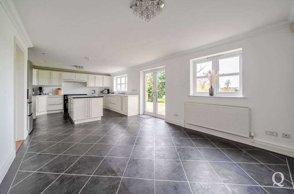 Property photo 2 of 26 7033ccc6-32B4-482...