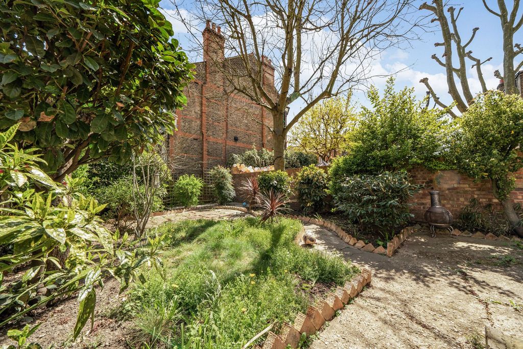 Property photo 2 of 12