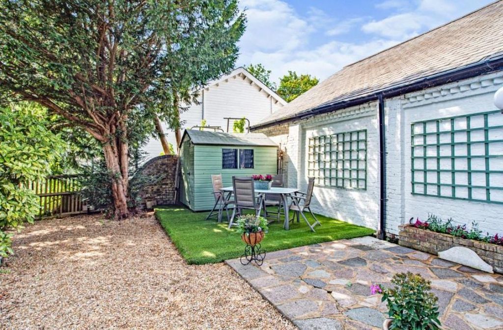 Property photo 3 of 11