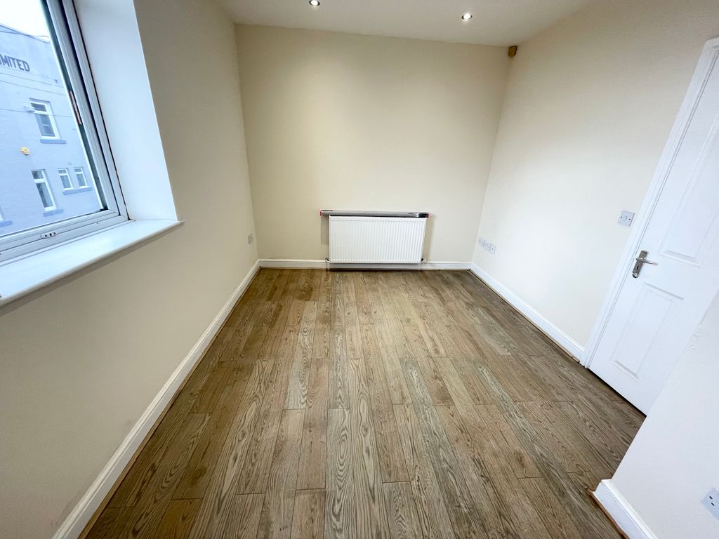 Property photo 1 of 4