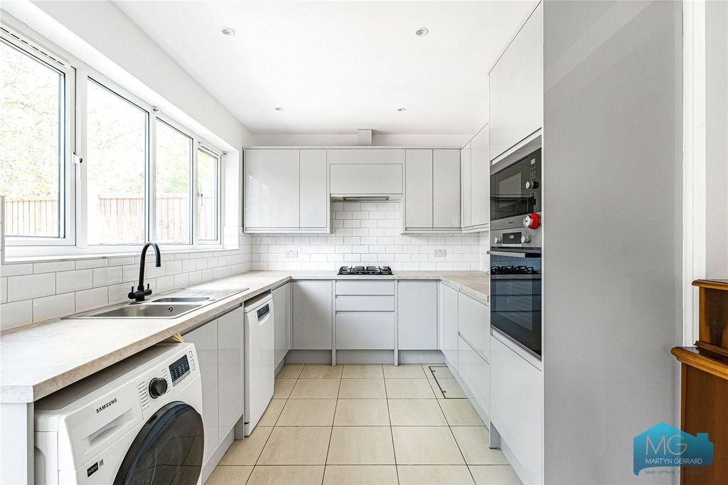 Property photo 2 of 37 Picture No. 36
