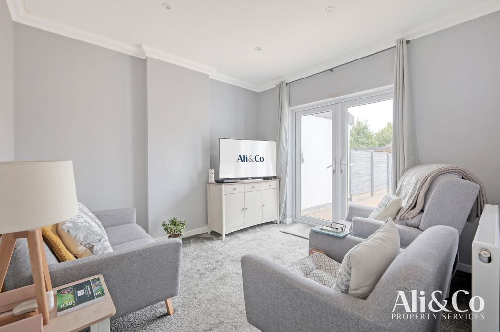 Property photo 3 of 25