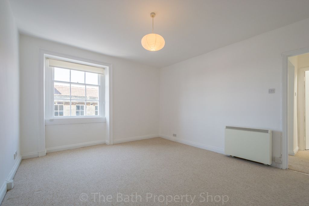 Property photo 2 of 7 26 Park Street - Top Floor Front-6
