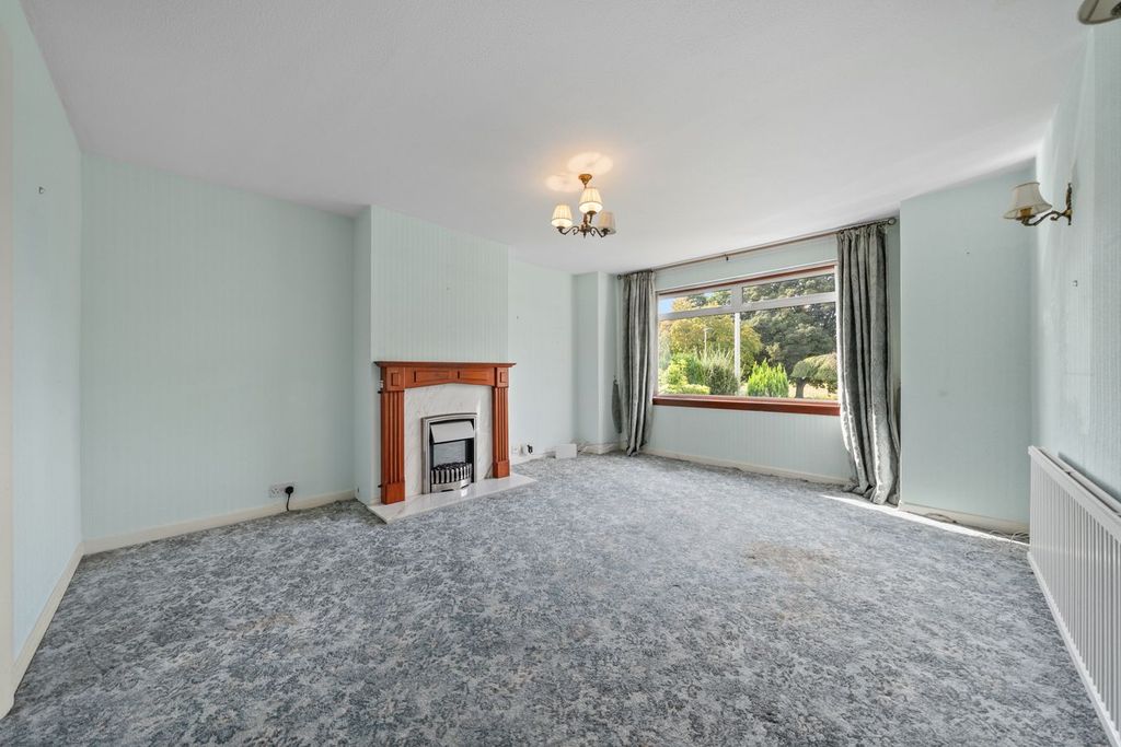 Property photo 3 of 33