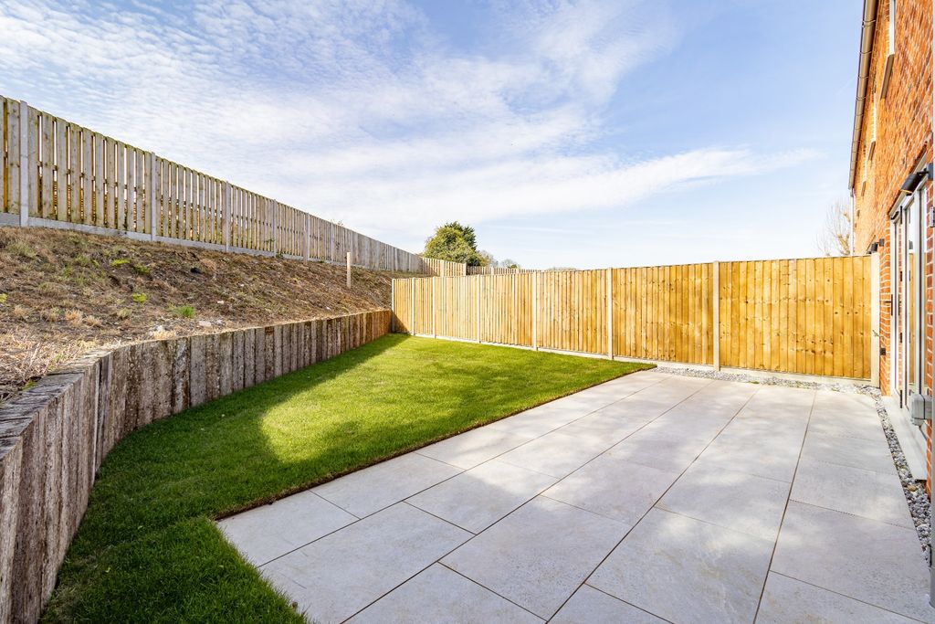 Property photo 2 of 20 5070711
