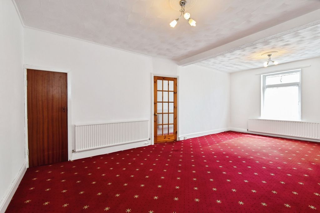 Property photo 3 of 18 Pbox-Img.Jpg