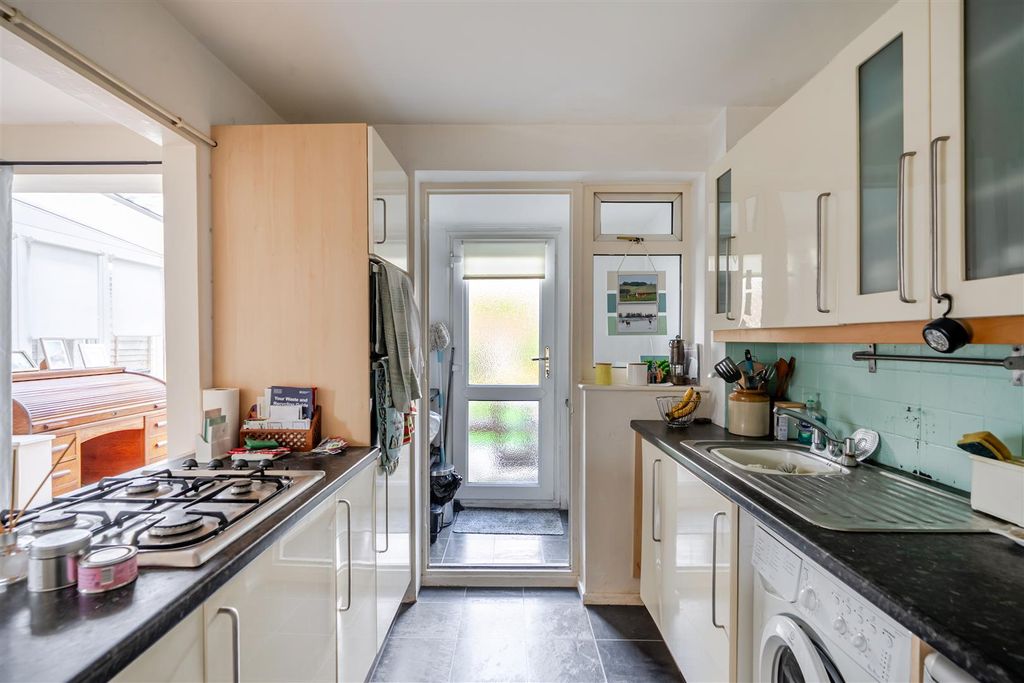 Property photo 3 of 16 1528445-5-1A120Efa7B41A.Jpg