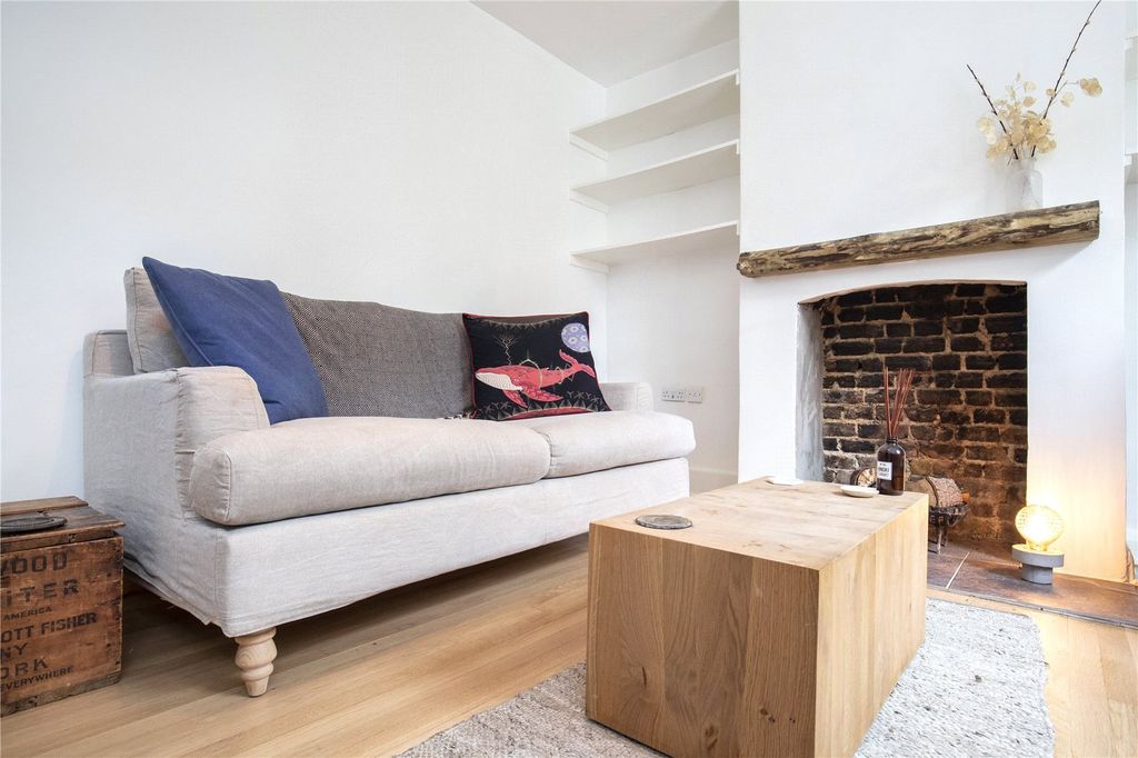 Property photo 3 of 11 Reception Room