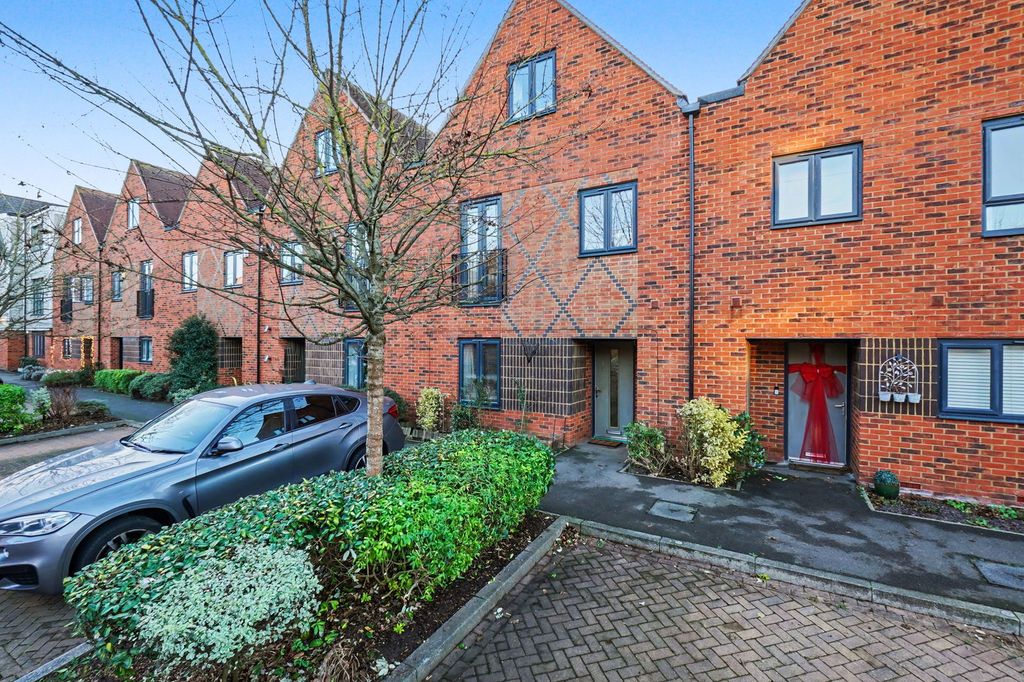 Property photo 1 of 30