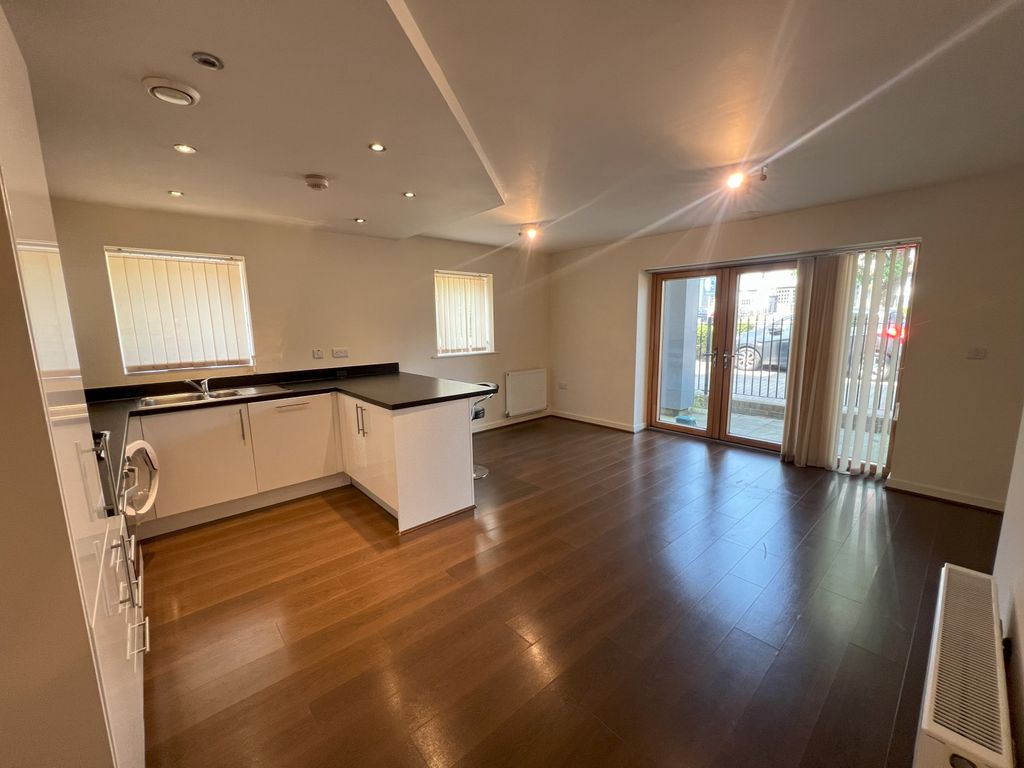 Property photo 2 of 8 Gallery