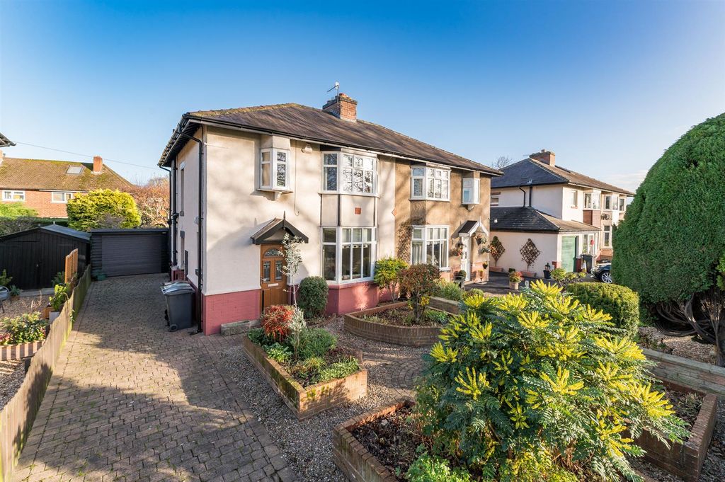 Property photo 1 of 28 Weston Lane