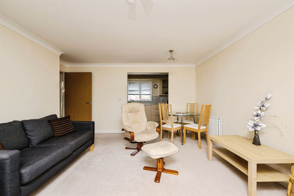 Property photo 2 of 12