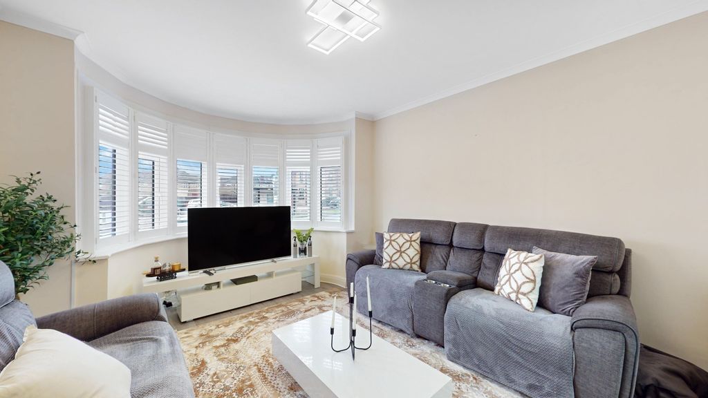 Property photo 3 of 15 4815914