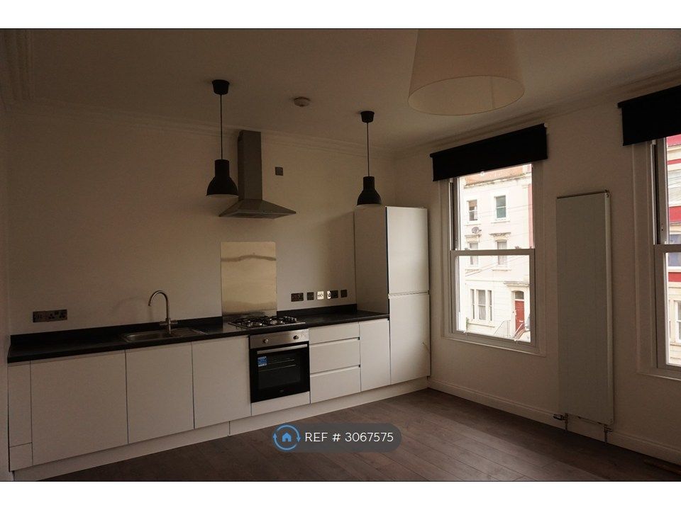 Property photo 1 of 5 Kitchen