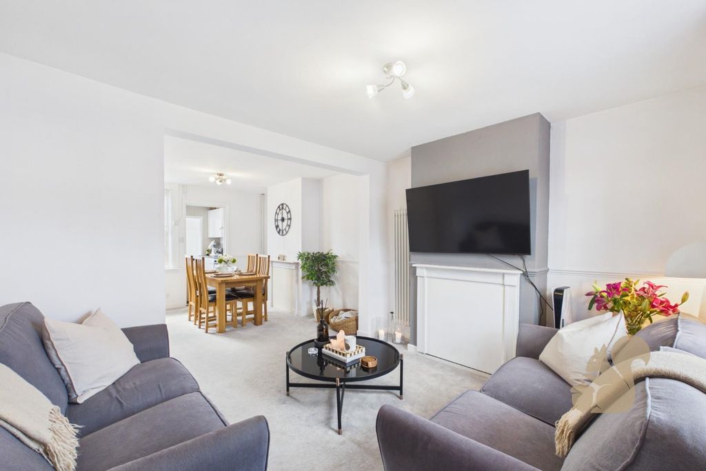 Property photo 2 of 20 Cam01659G0-Pr0796-Still001.Jpg