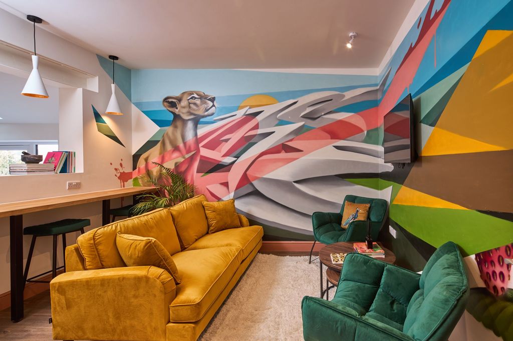 Property photo 3 of 11 Communal Lounge