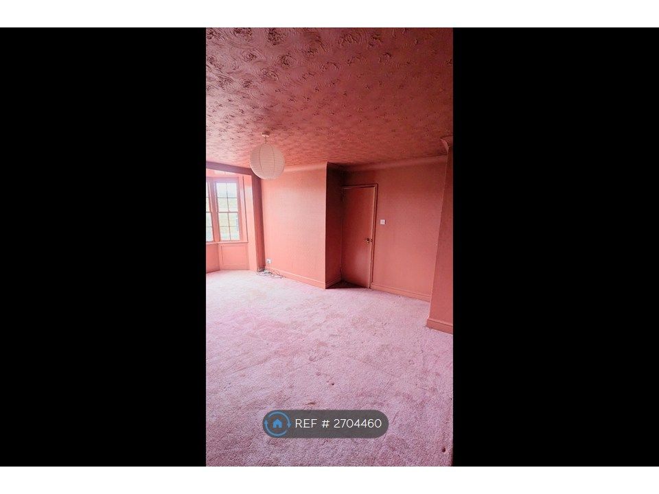 Property photo 2 of 12 Bedroom