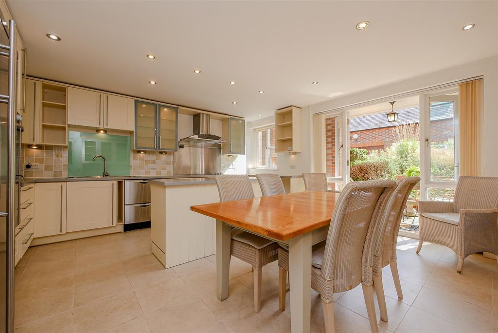 Property photo 3 of 19 Kitchen/Dining Room