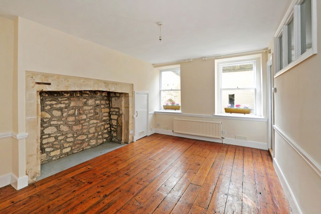 Property photo 2 of 11 11 Southbourne Ma...