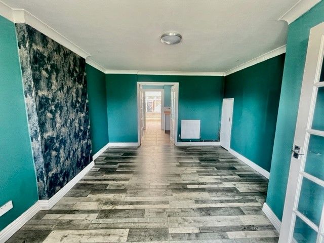 Property photo 2 of 9 Lounge