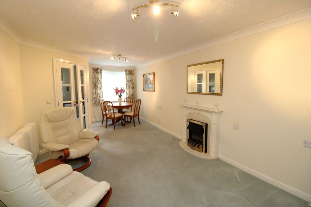 Property photo 2 of 17