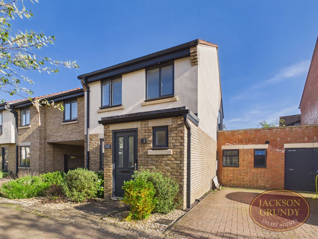 Property photo 1 of 18 Upton Hall Lane